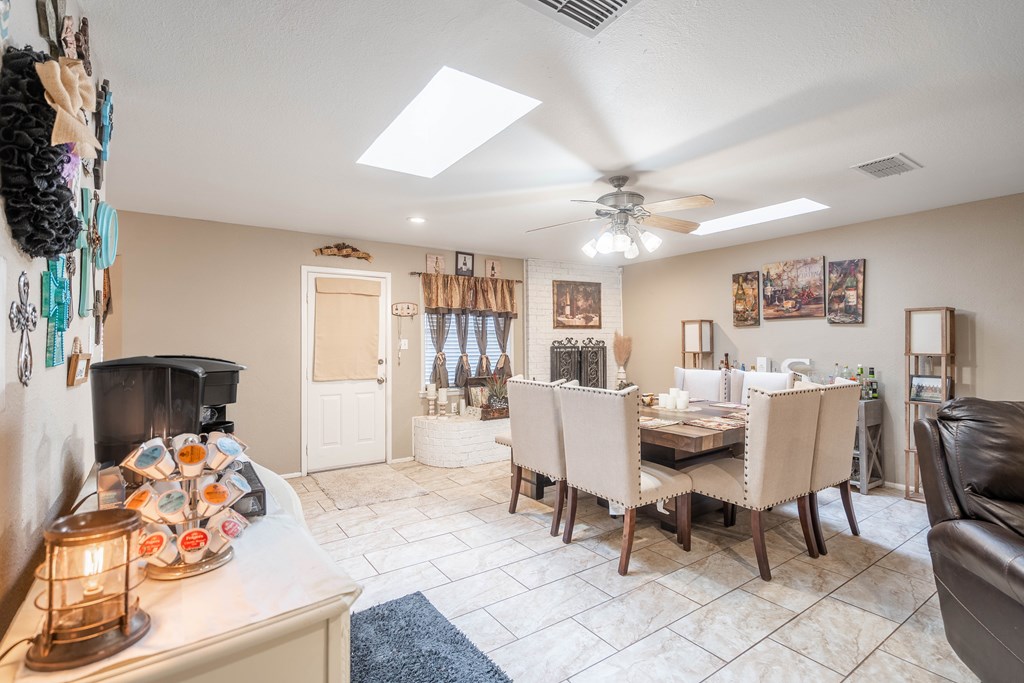 3218 Camarie Ave, Midland, Texas image 6