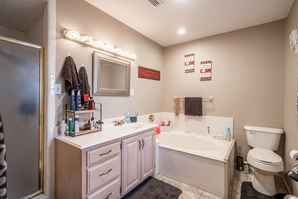 3218 Camarie Ave, Midland, Texas image 12