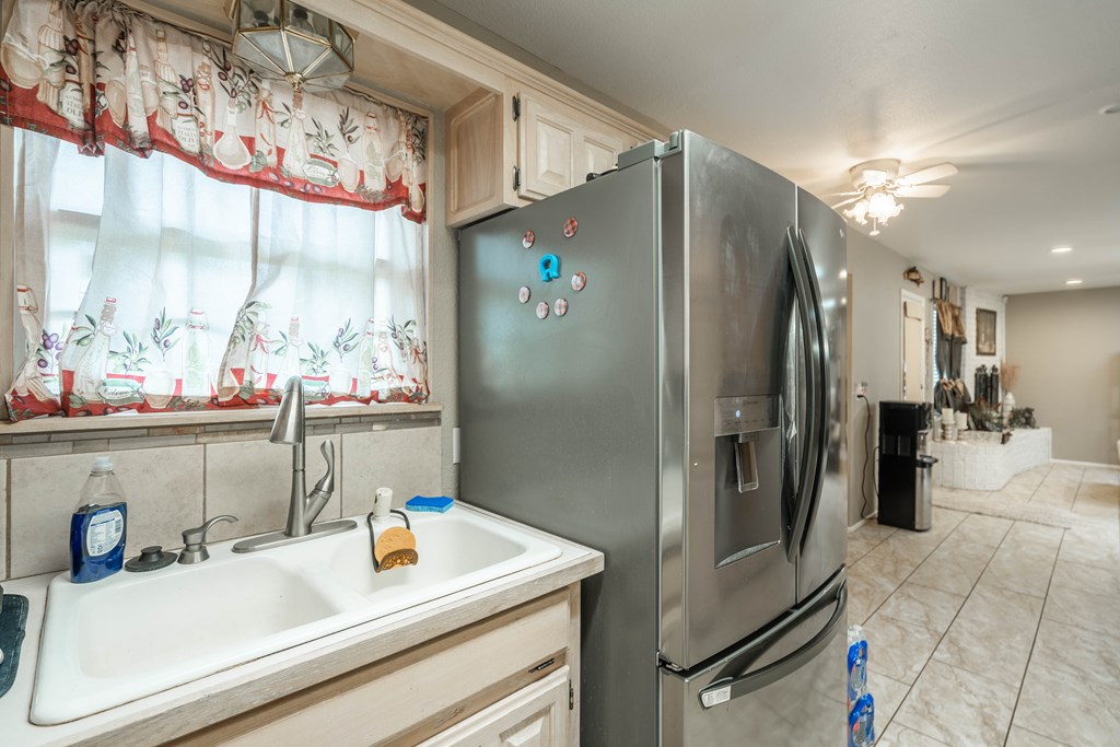 3218 Camarie Ave, Midland, Texas image 10