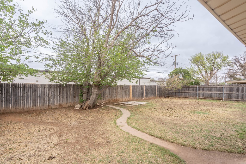 3218 Camarie Ave, Midland, Texas image 24