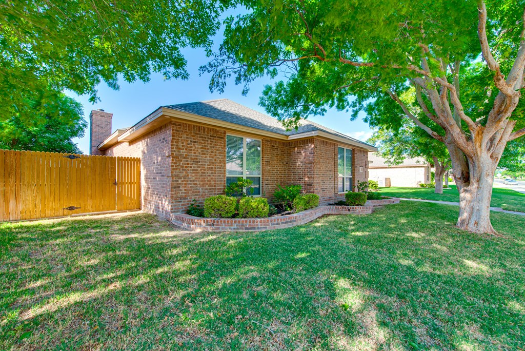 5211 Oak Valley Dr, Midland, Texas image 3