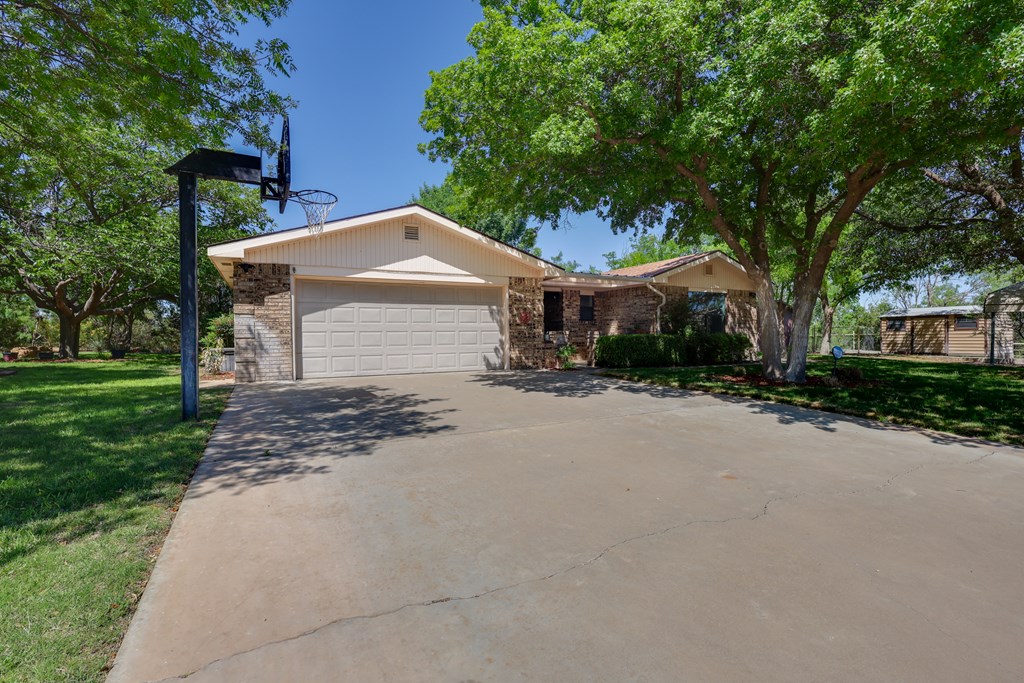 2100 Edgemere Rd, Big Spring, Texas image 3