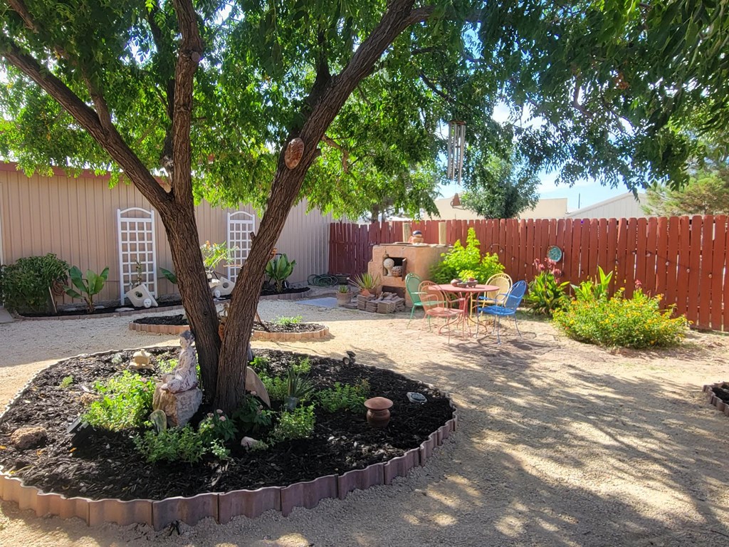 207 W 1st St, Fort Stockton, Texas image 2