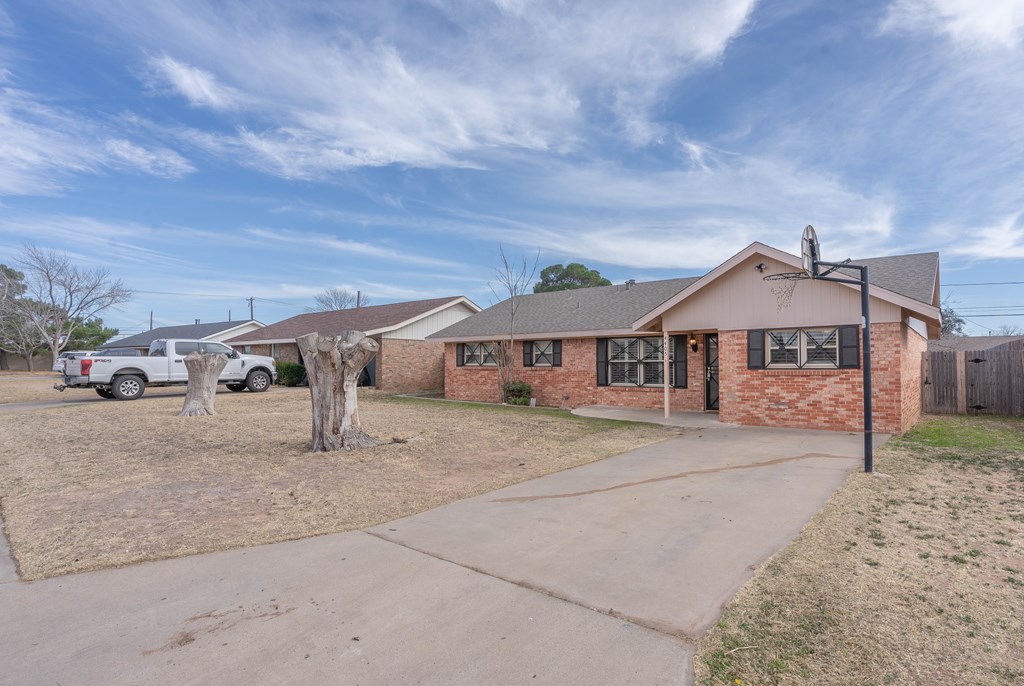 4405 Pleasant Dr, Midland, Texas image 2