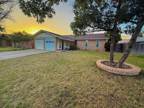 Homes For Sale - 2605 Cambridge St<br/> Odessa, TX 79761