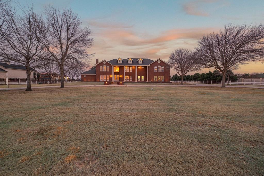 4013 Cardinal Lane, Midland, Texas image 8