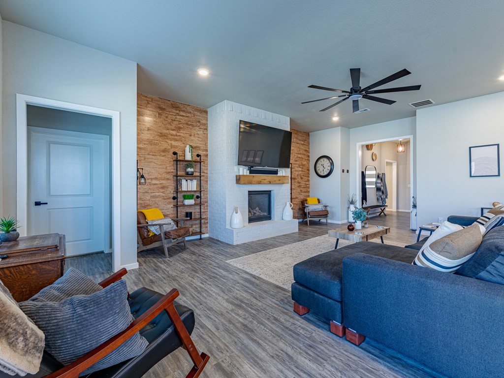 6909 Lady Bird Ln, Midland, Texas image 10