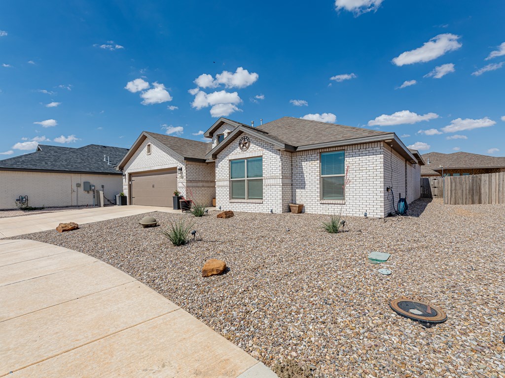 6909 Lady Bird Ln, Midland, Texas image 2