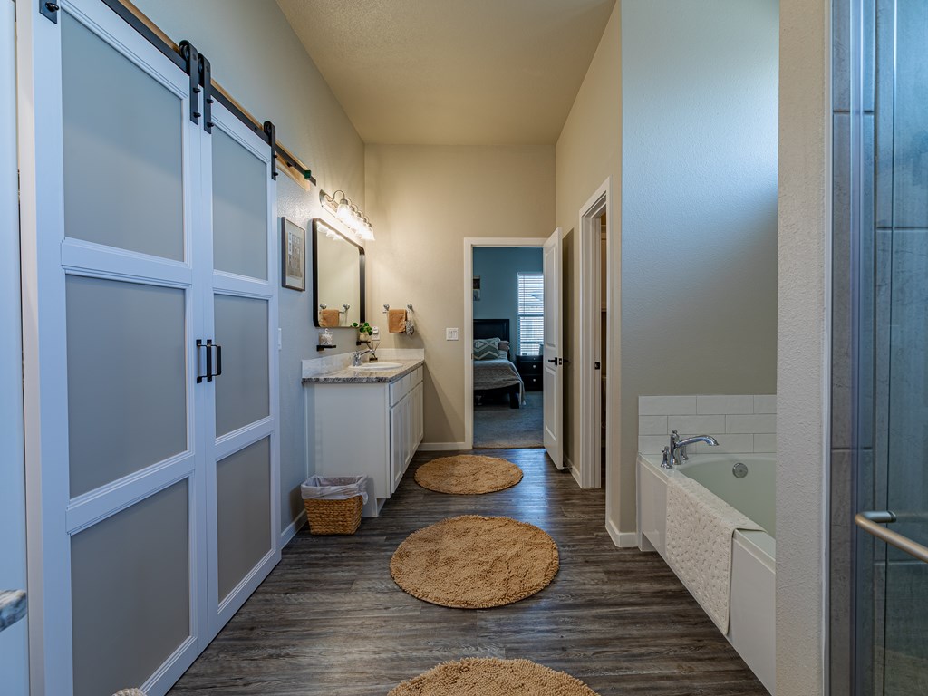 6909 Lady Bird Ln, Midland, Texas image 37