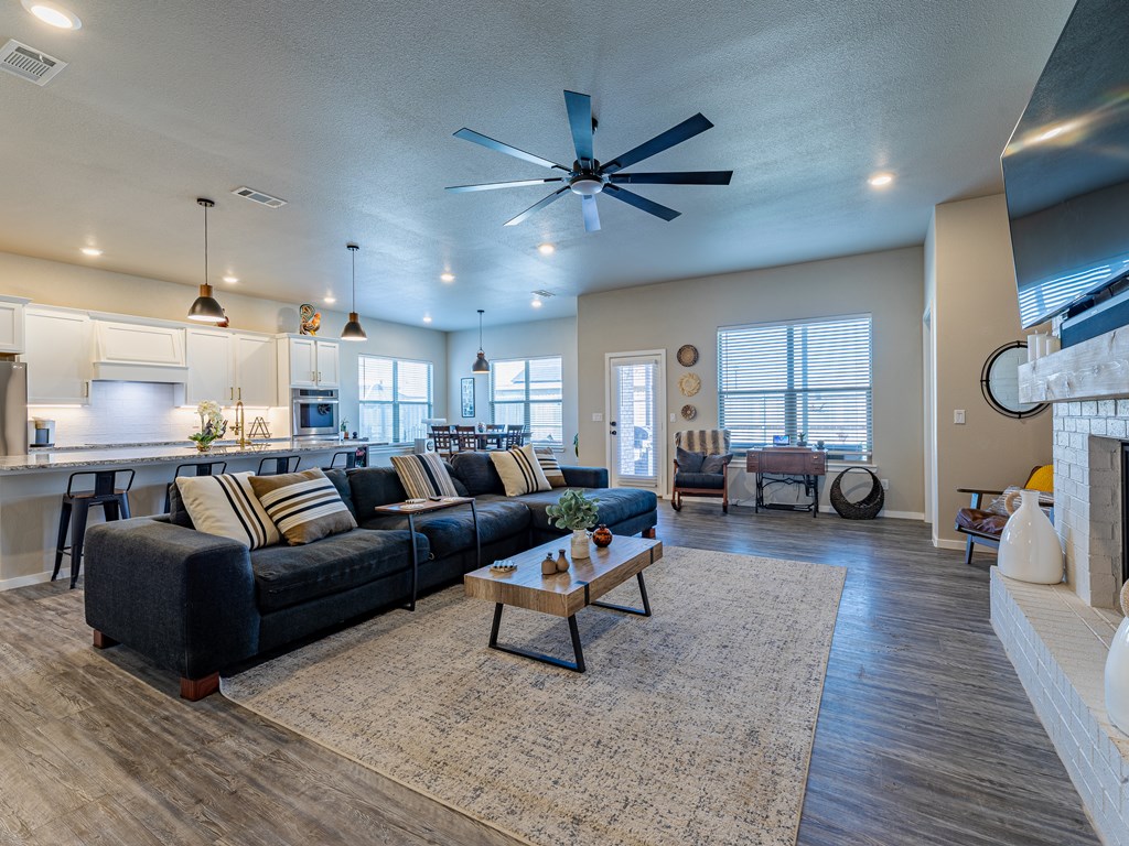 6909 Lady Bird Ln, Midland, Texas image 8
