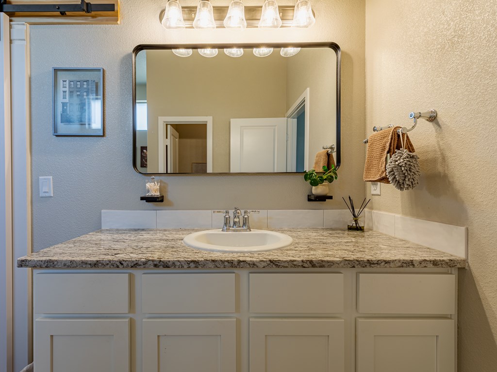 6909 Lady Bird Ln, Midland, Texas image 28