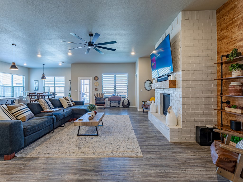 6909 Lady Bird Ln, Midland, Texas image 7