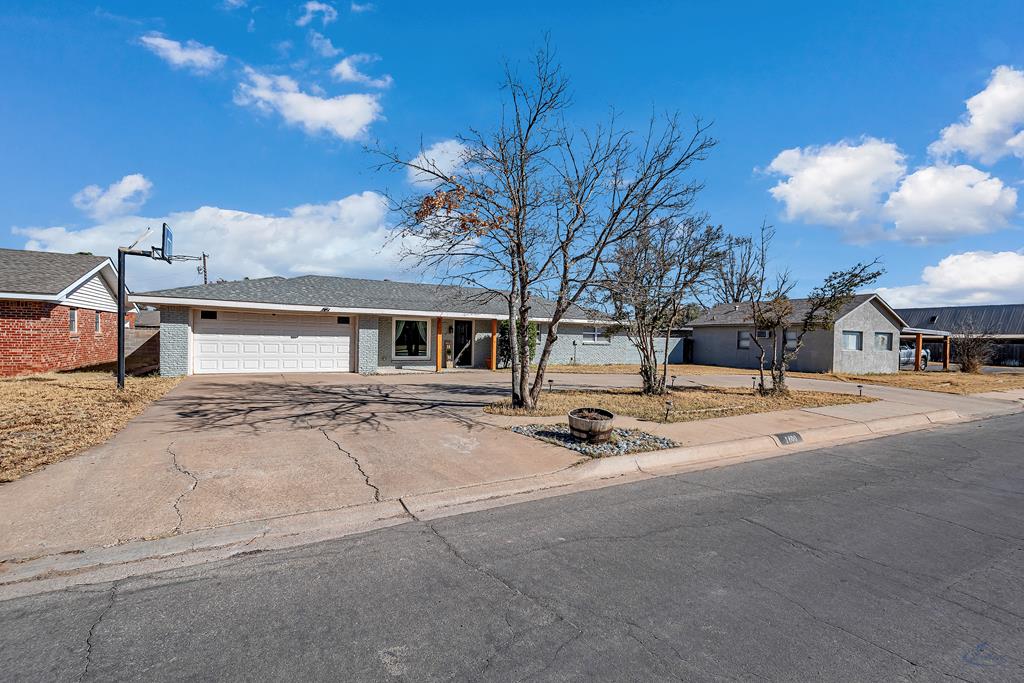 1800 Hughes St, Midland, Texas image 1