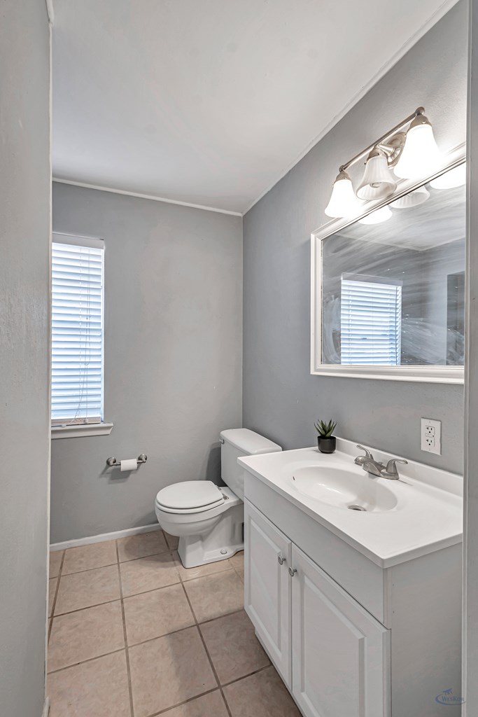 1800 Hughes St, Midland, Texas image 11
