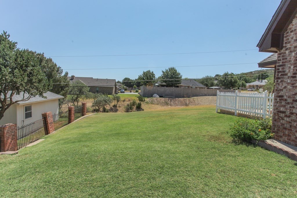 2901 Stonehaven Dr, Big Spring, Texas image 6