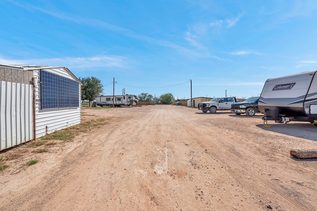 65 SE 1500, Andrews, Texas image 2