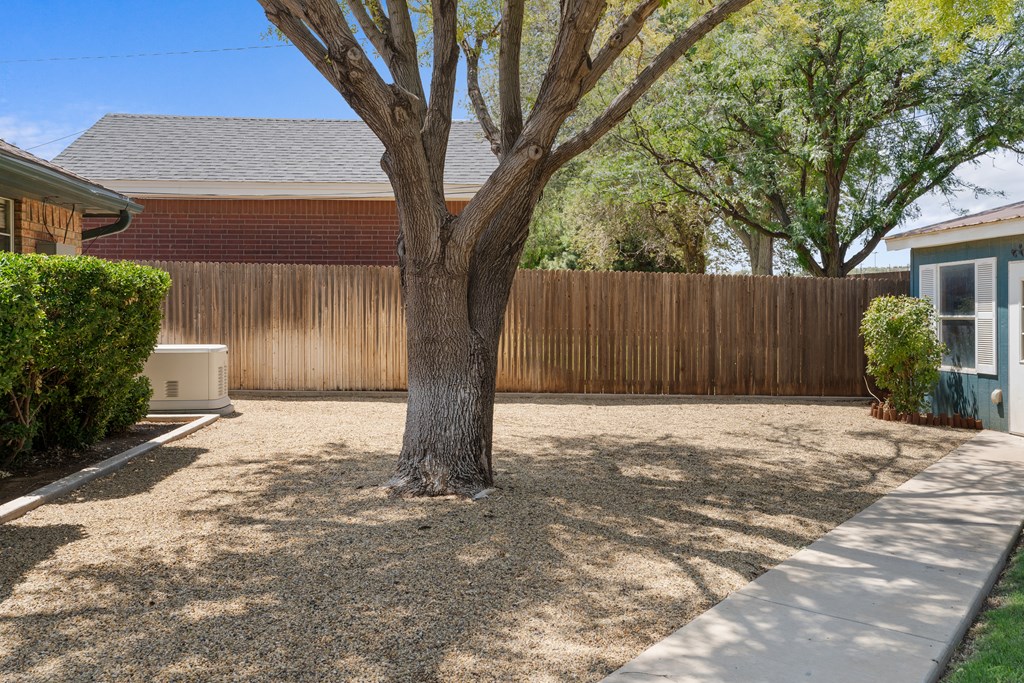 704 Craigmont Ave, Big Spring, Texas image 33