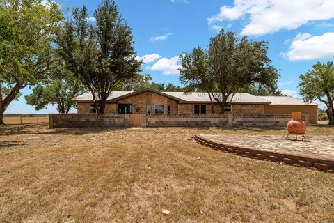 Homes For Sale - 10610 E Midway Rd<br/> Howard County, Coahoma, TX 79511