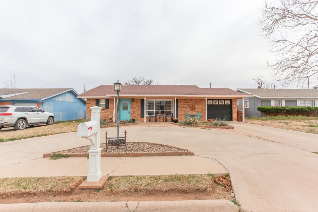 2205 Cecilia St, Big Spring, Texas image 1