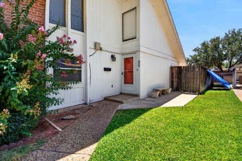 Townhouse For Sale - 4736 Oakwood Drive #UNIT 1 A-1<br/> Odessa, TX 79761