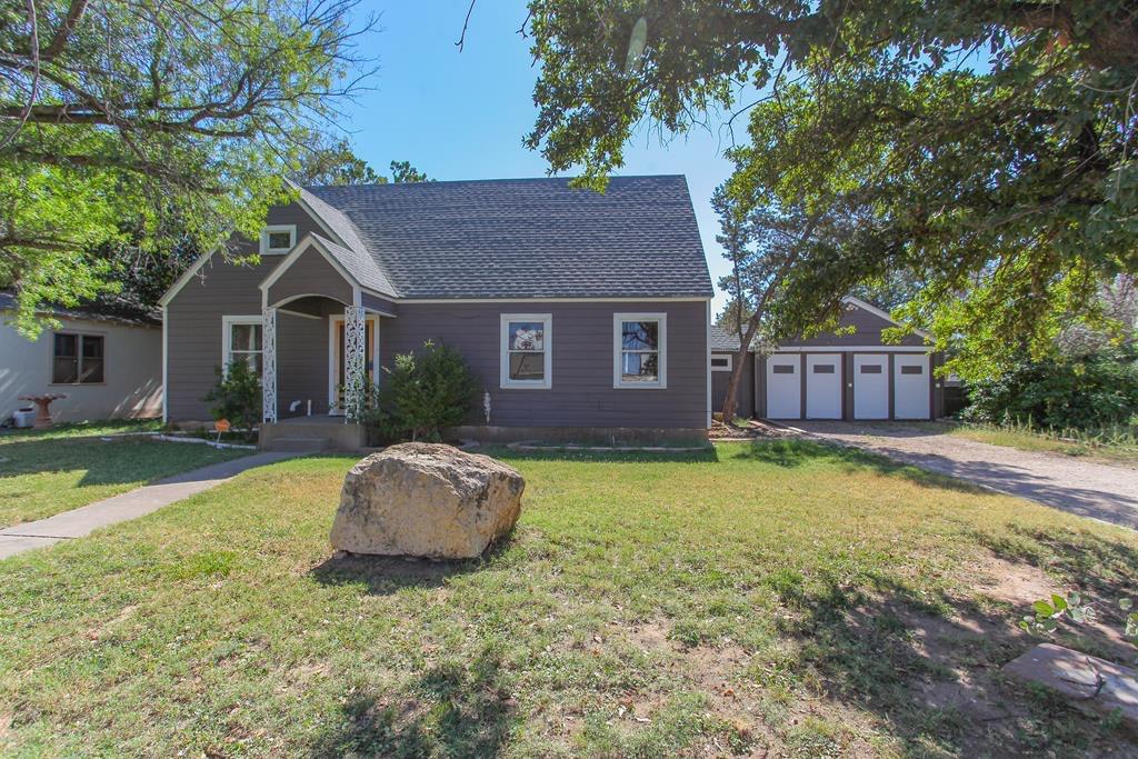 1004 E 15th St, Big Spring, Texas image 1