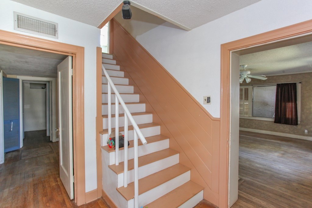 1004 E 15th St, Big Spring, Texas image 4