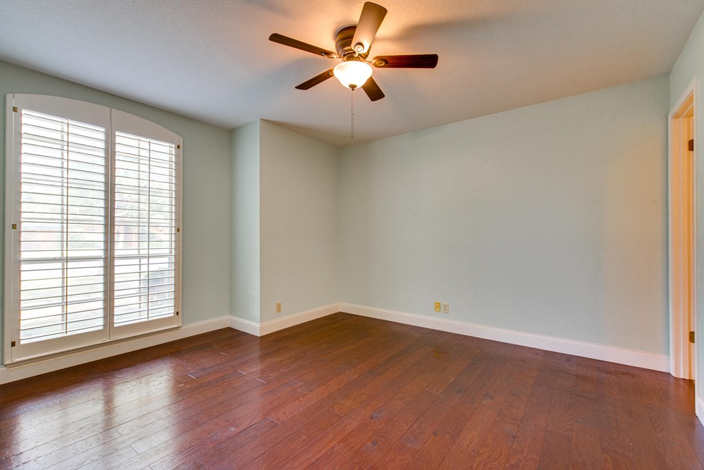 1910 Centerview, Midland, Texas image 35