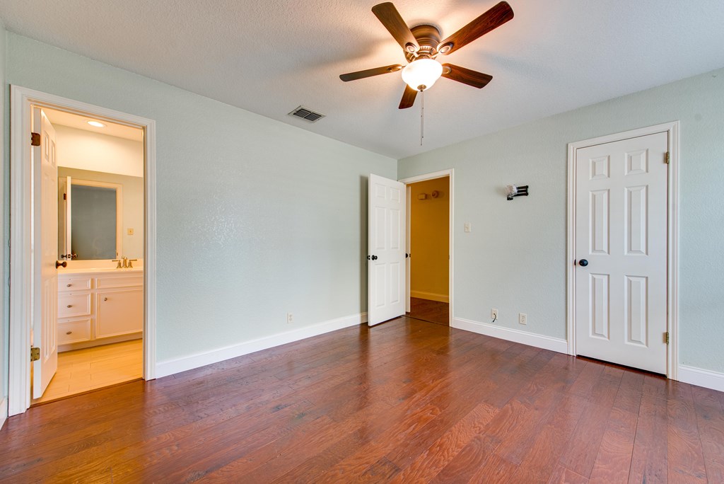 1910 Centerview, Midland, Texas image 36