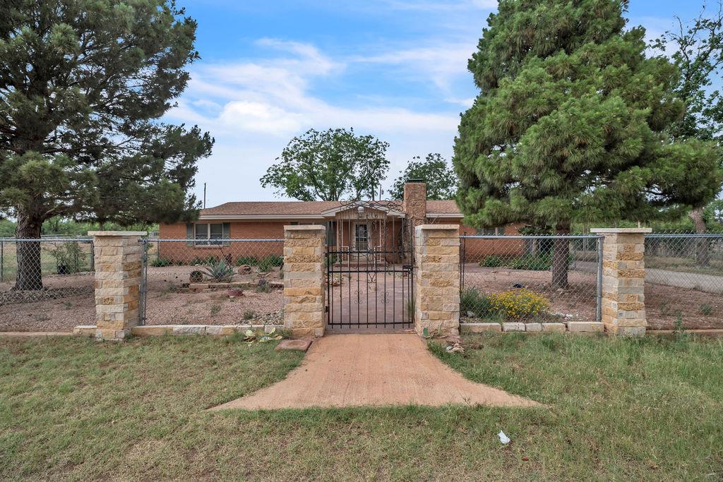 116 W Robinson Rd, Big Spring, Texas image 1