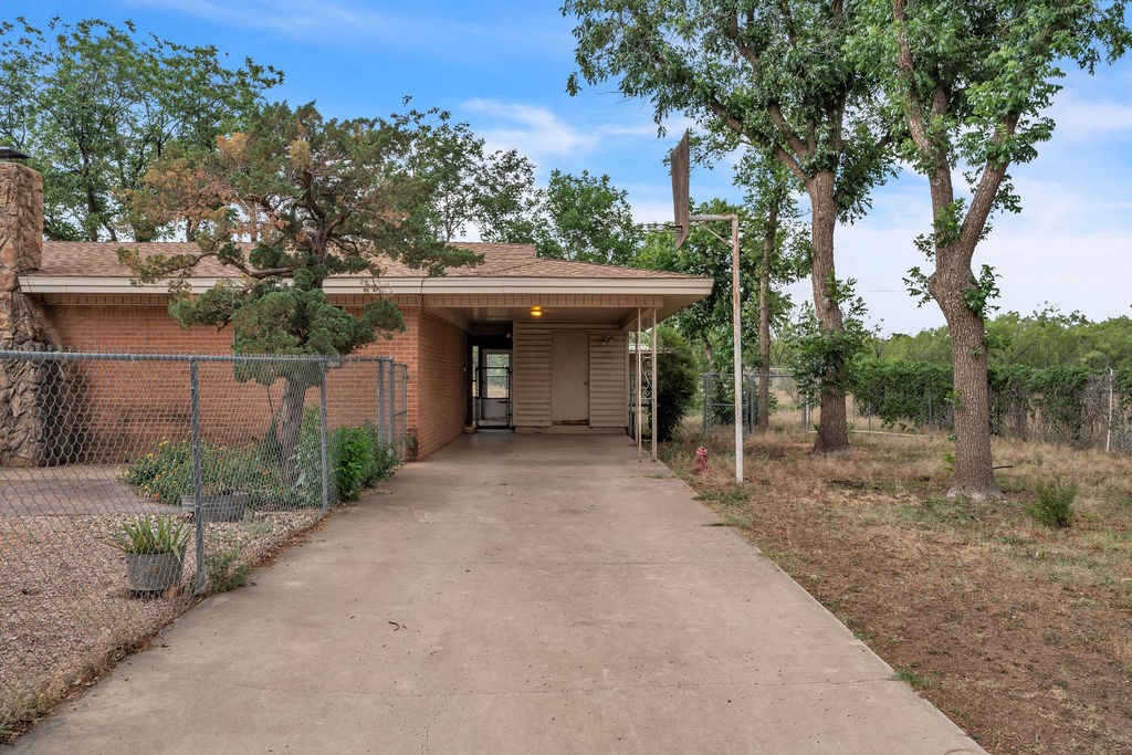 116 W Robinson Rd, Big Spring, Texas image 3