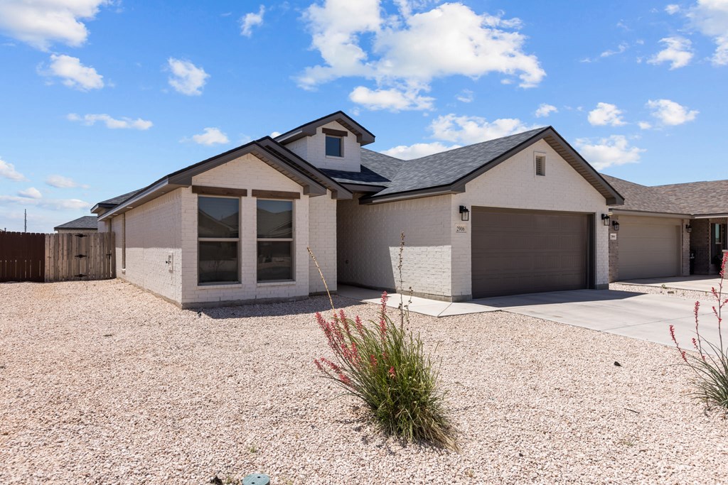 2906 Yellowstone Ct, Midland, Texas image 3