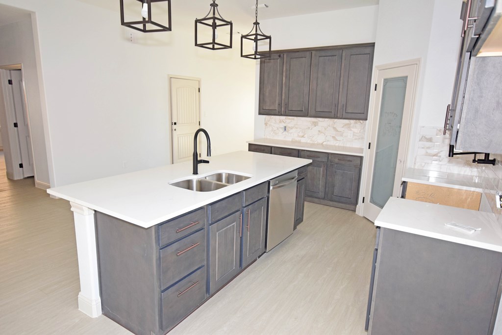 8639 Fortuna Crt Ct, Odessa, Texas image 13