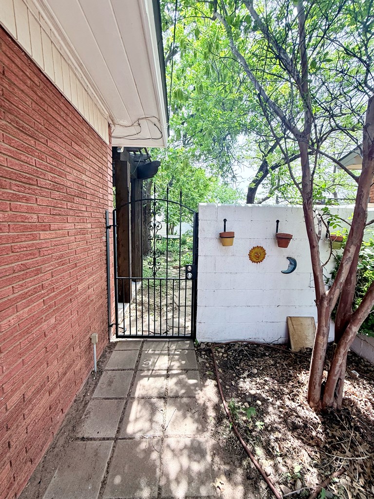 1708 37th St, Snyder, Texas image 5