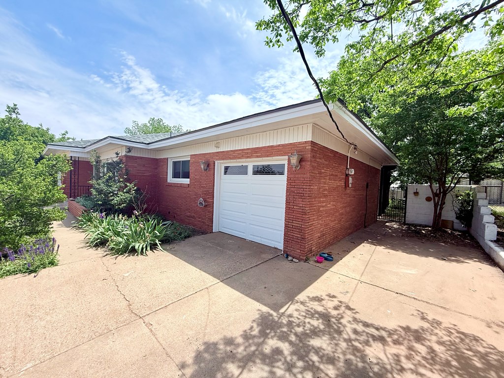 1708 37th St, Snyder, Texas image 4