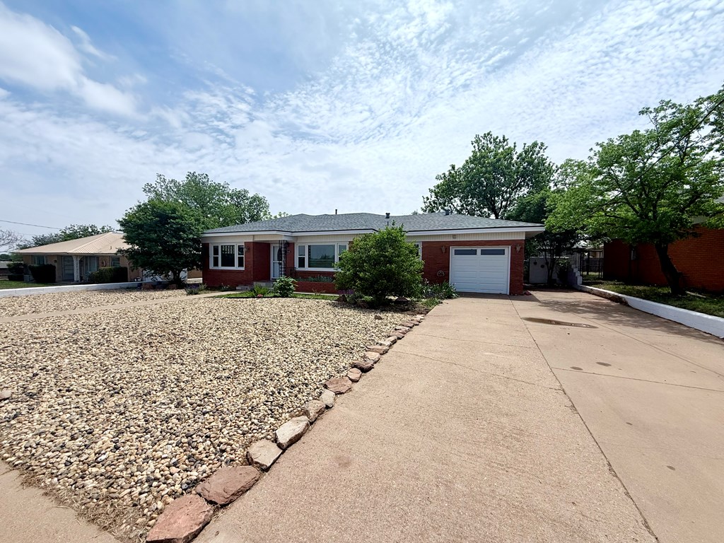 1708 37th St, Snyder, Texas image 2