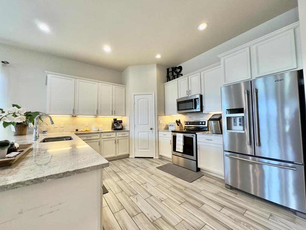 6906 Lone Star Lane, Midland, Texas image 5