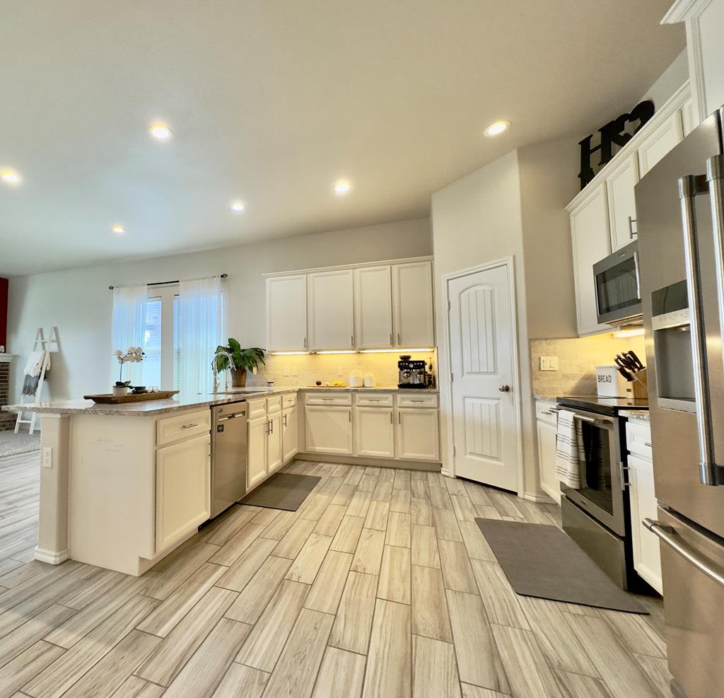 6906 Lone Star Lane, Midland, Texas image 6