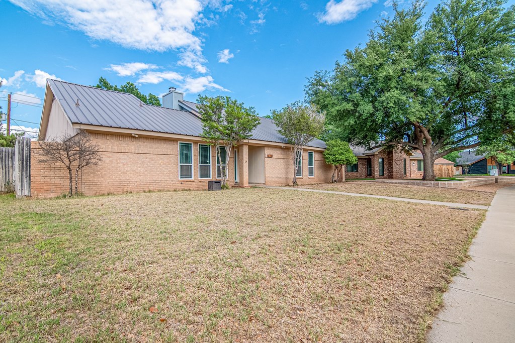 4404 Westminister Dr, Midland, Texas image 2