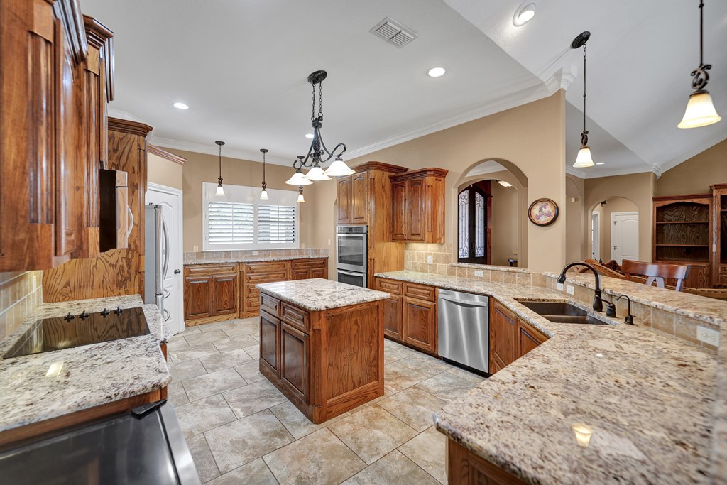 2012 Mosswood Dr, Midland, Texas image 11