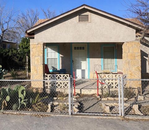 Homes For Sale - 315 E Oak St<br/> Terrell County, Sanderson, TX 79848