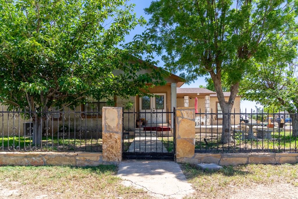 1108 N Schlegal, Fort Stockton, Texas image 5
