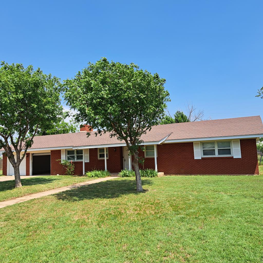 1305 Westover Dr, Anson, Texas image 1