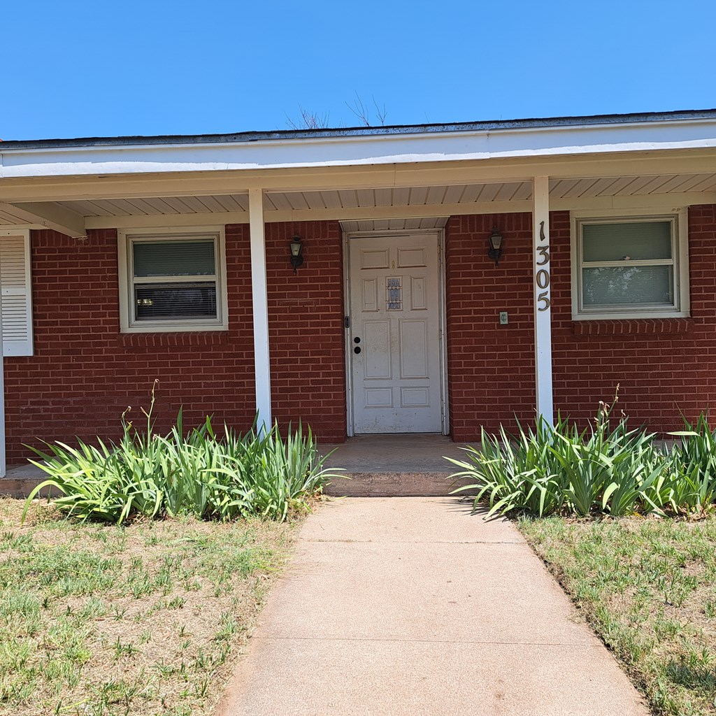 1305 Westover Dr, Anson, Texas image 2