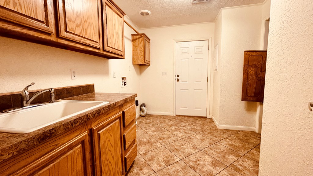 1613 W San Antonio St, Marfa, Texas image 35