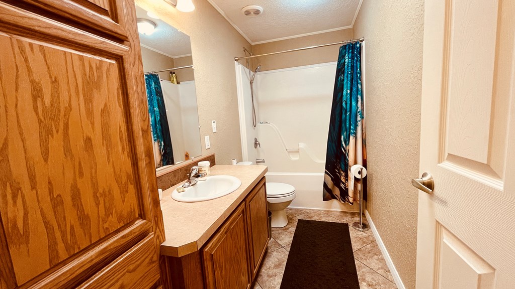 1613 W San Antonio St, Marfa, Texas image 36