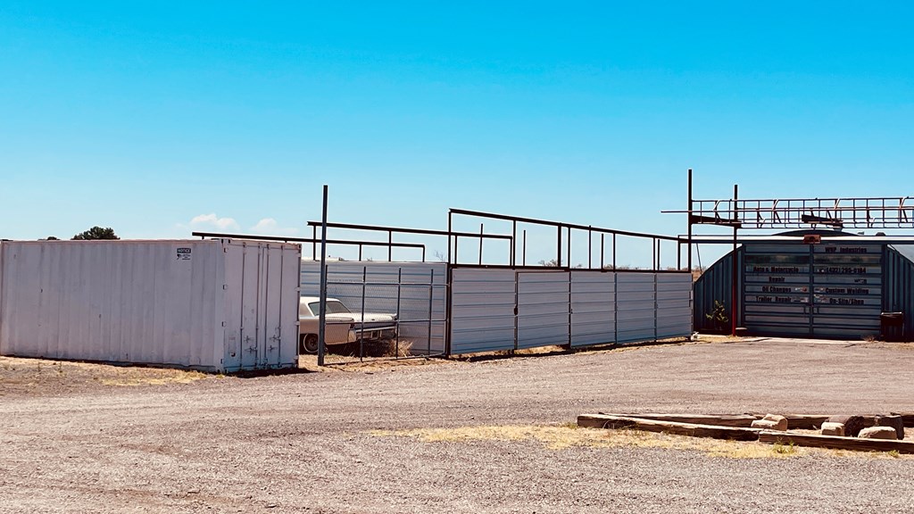 1613 W San Antonio St, Marfa, Texas image 11
