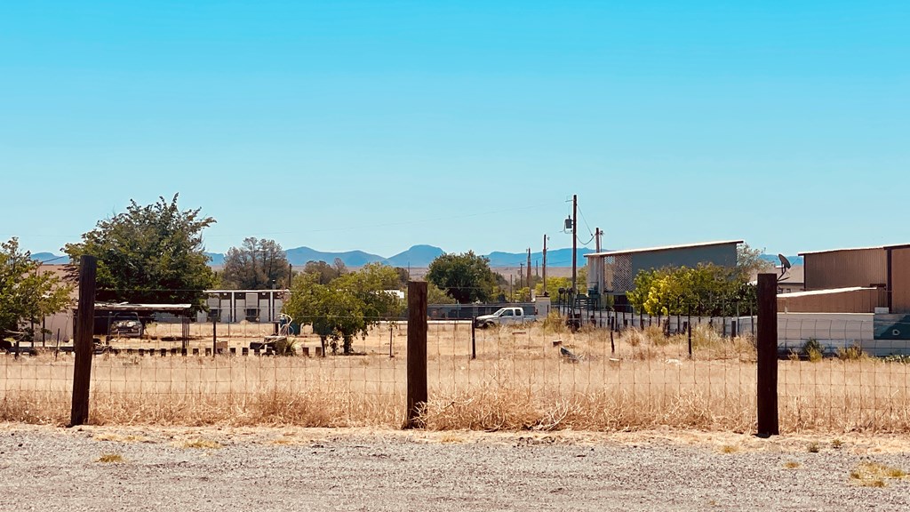 1613 W San Antonio St, Marfa, Texas image 13