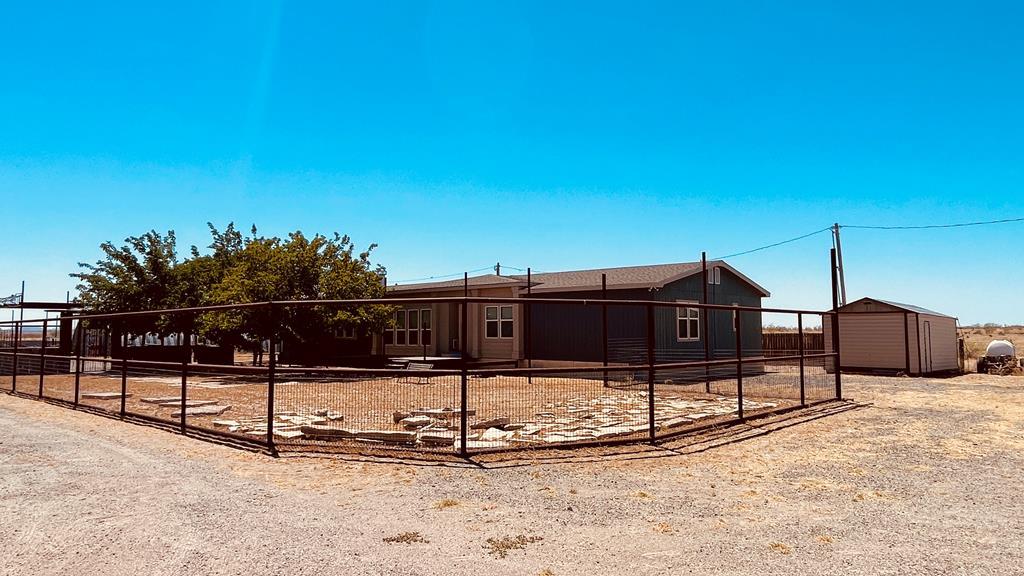 1613 W San Antonio St, Marfa, Texas image 8