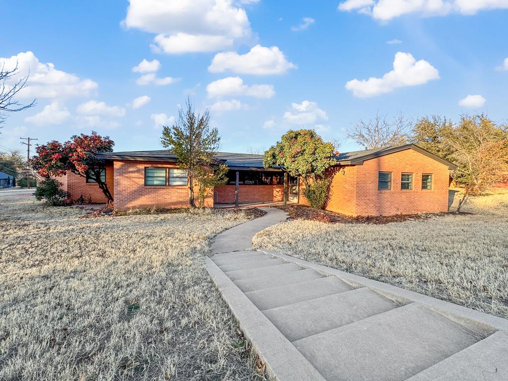 610 Hillside Dr, Big Spring, Texas image 1