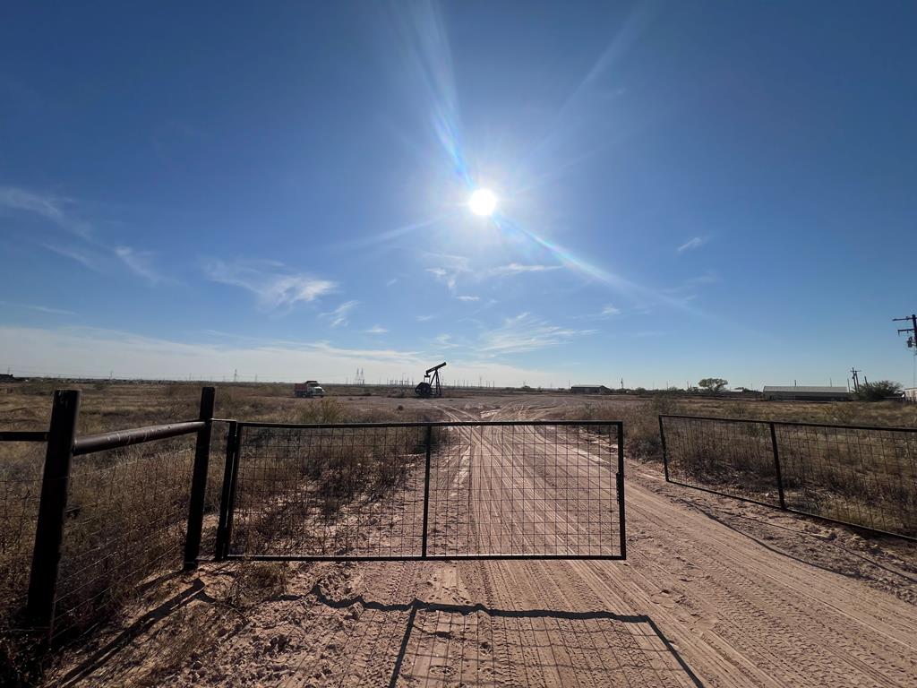 E County Rd 150, Midland, Texas image 1